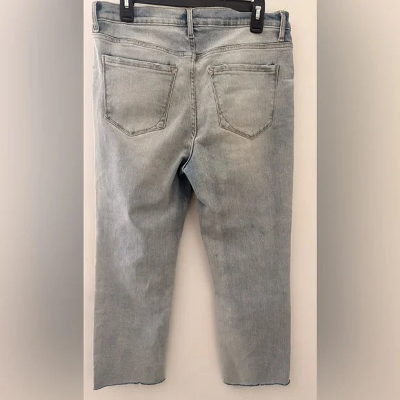 Kensie Light Wash Blue Cropped Jeans - Picture 3 of 4